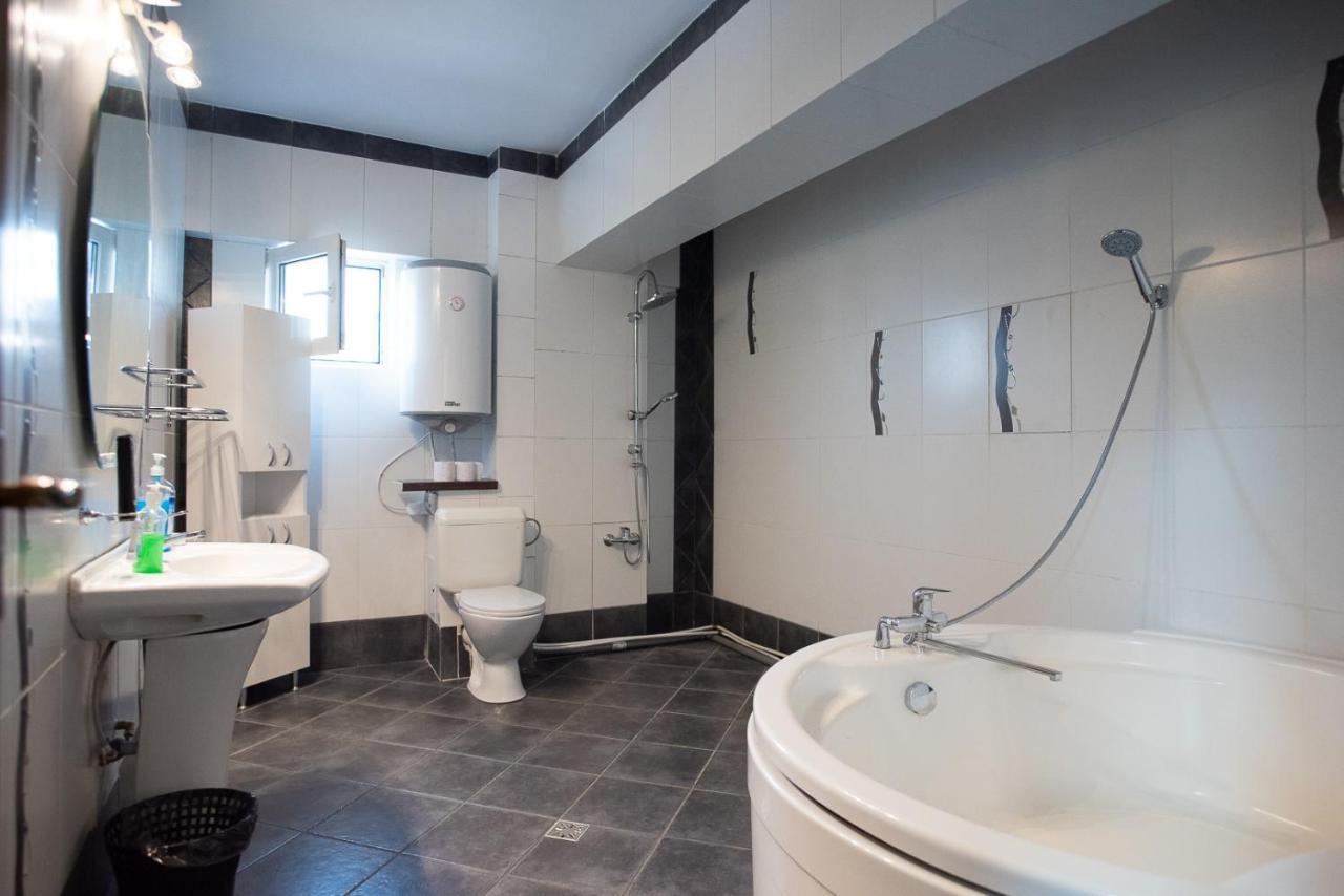 5 Bedrooms Luxury Apartment Villa Bukurešť Exteriér fotografie